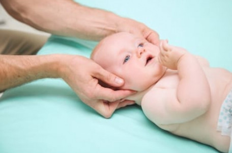 ostéopathie bébé colique